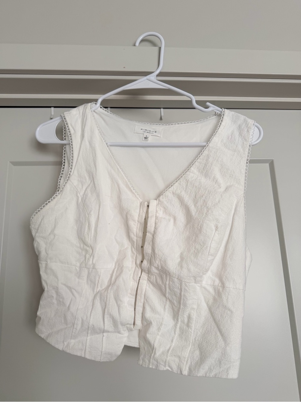 Kirious Sleeveless V-Neck White Cotton Tank